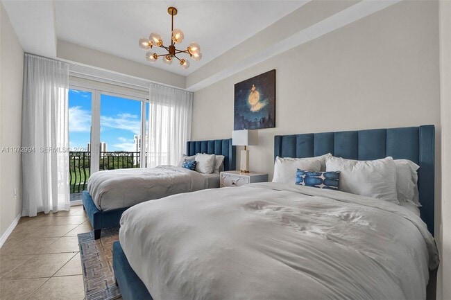 Building Photo - 20000 E Country Club Dr