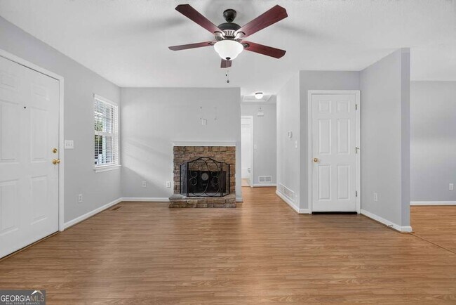 Building Photo - 72 Victorian Cir