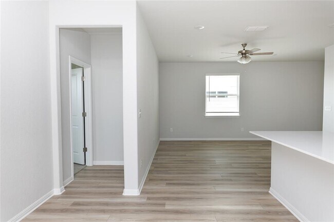 Building Photo - 6206 Marsh Ln
