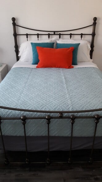 Main Bedroom - 511 East Brockton Avenue