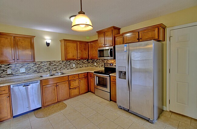 Building Photo - 119 Grandview Dr