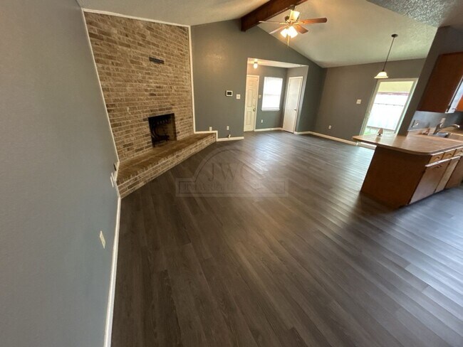 Building Photo - 2011 Windward Dr
