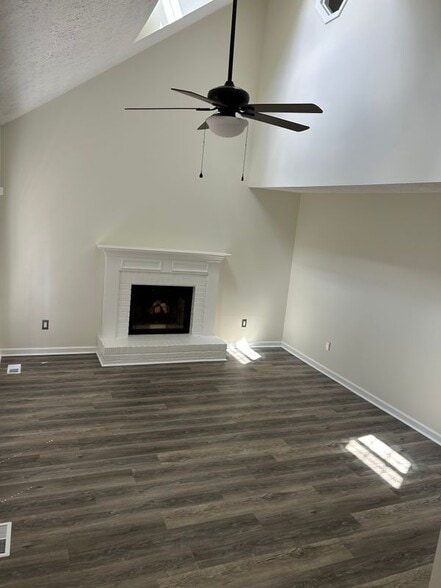 Building Photo - 818 Manning Way SW