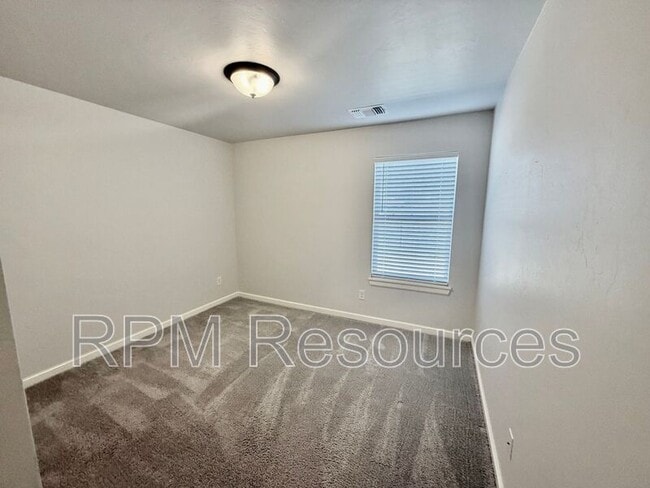 Building Photo - 412 Kearny Ln