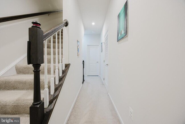 Building Photo - 43831 Stubble Cor Sq