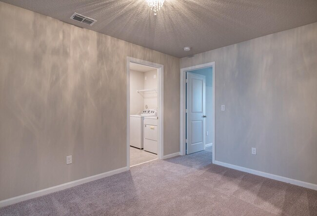 Building Photo - 3944 SE Caladium Ct