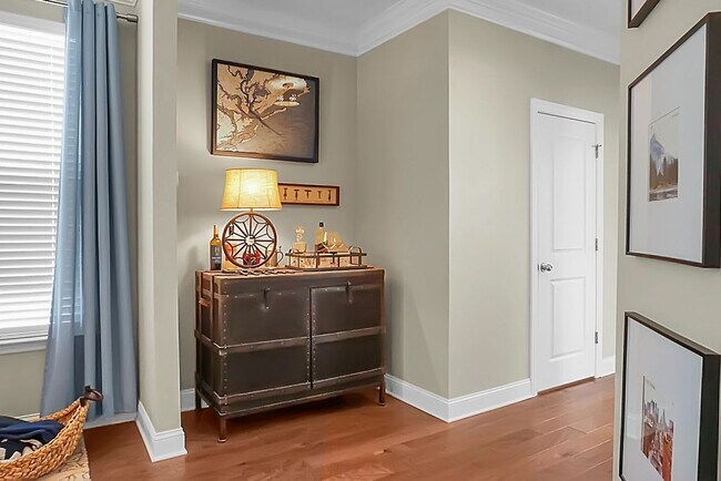 Building Photo - Johns Island 4BR, 2.5 BA Gem: Features Wood Floors, 2-Car Garage, & Community Pool