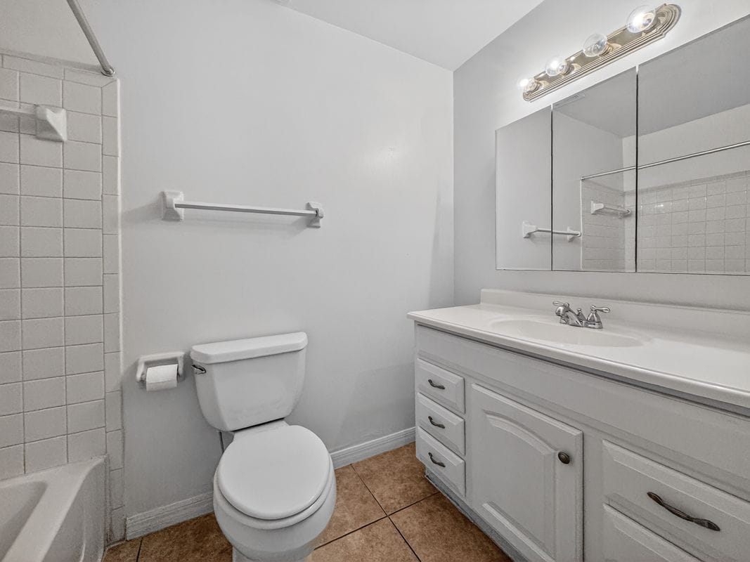 Building Photo - 602 Kenwick Cir