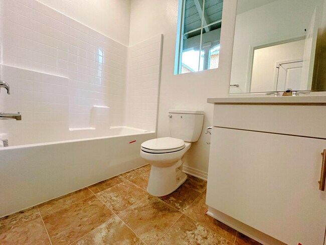 Building Photo - 5254 Wildflower Ln