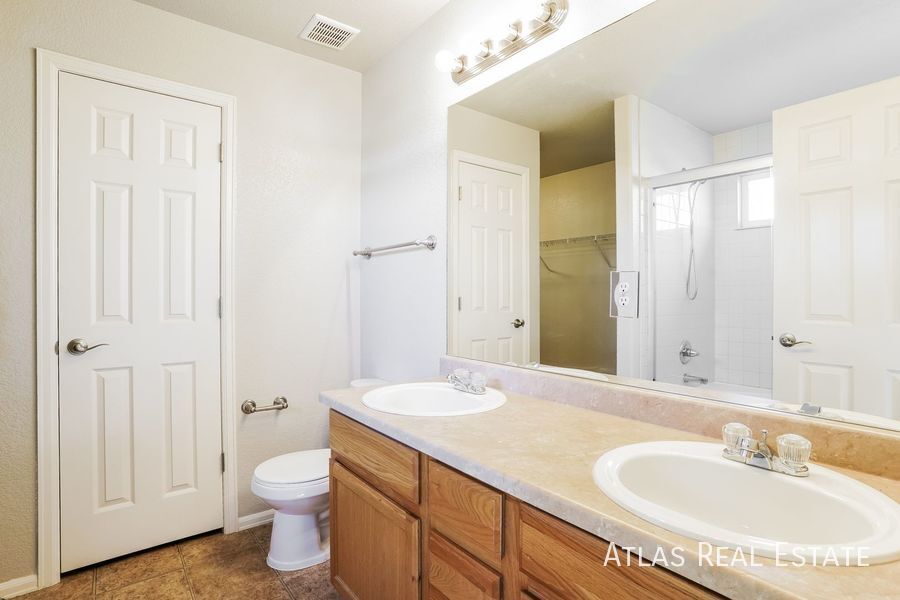 Building Photo - 6519 Passing Sky Dr