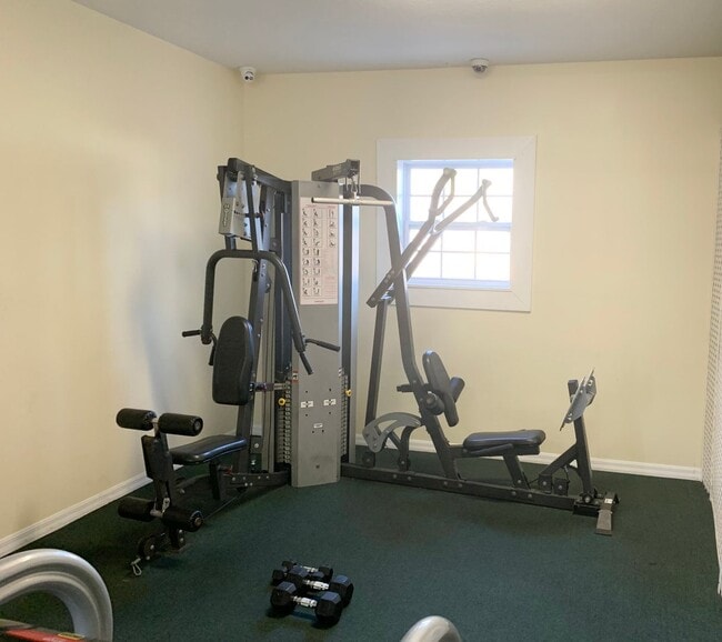 Building Photo - FULLY FURNISHED - Peaceful 4 Bed / 2 Bath Condo