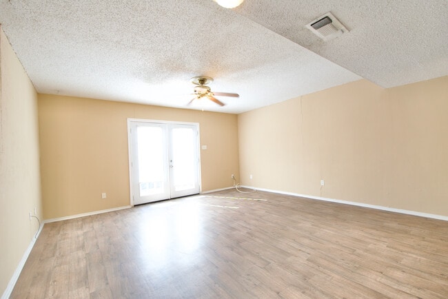 Building Photo - 804 N 62nd St