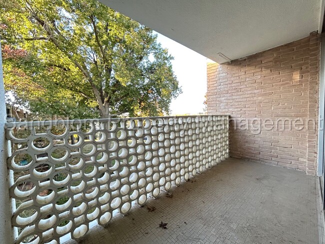 Building Photo - For Lease | Riverside Condo | $1450 Rent