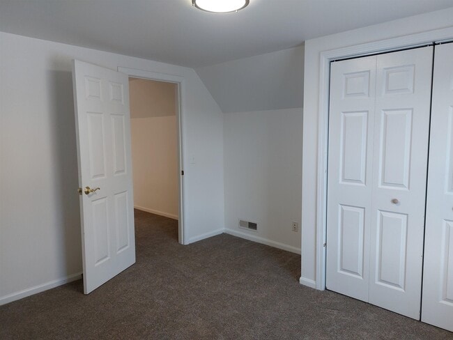 Building Photo - 37 Bush St