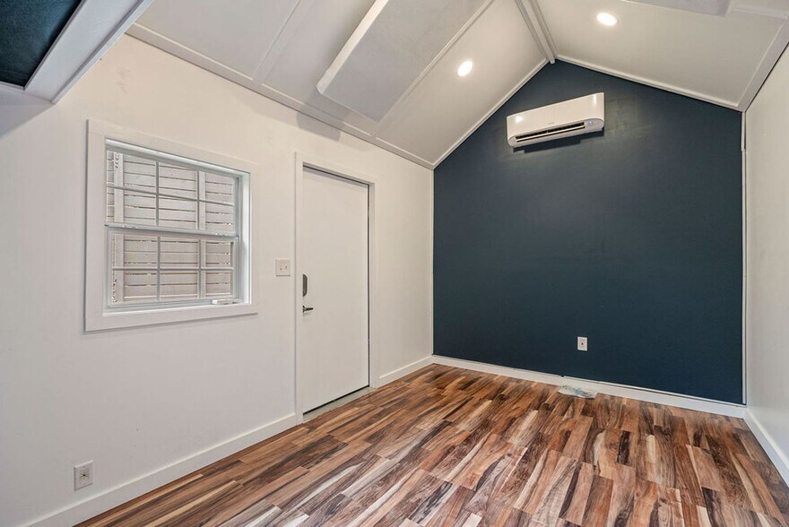 Building Photo - 7107 Leppke Cove