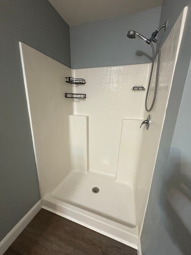 Building Photo - Wonderful 4 bedroom plus bonus room BEAUTY   call Sheila or text 407-687-7900