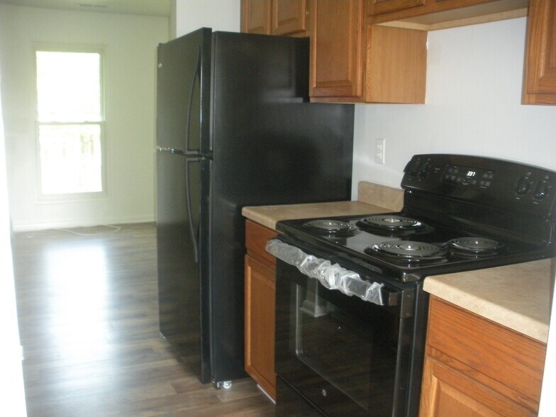 Primary Photo - 79 Chestnut Dr