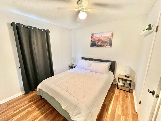 Building Photo - Home For Lease