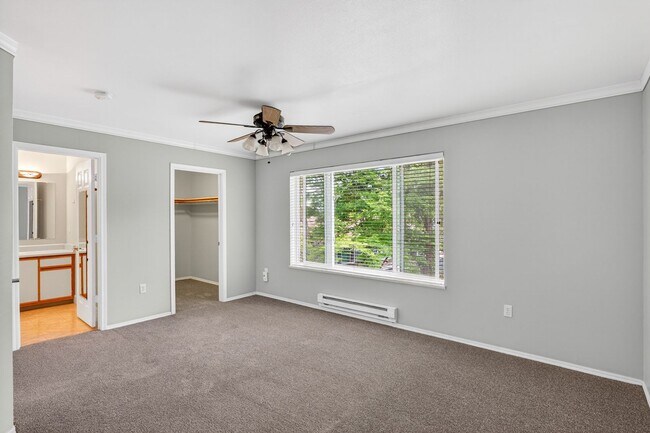 Building Photo - Great Location! 2 bedroom, 2.5 Bathroom Townhouse in Orchard Hills!!