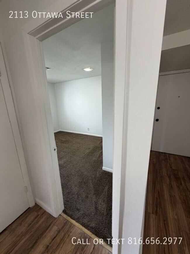 Building Photo - 2113 Ottawa St