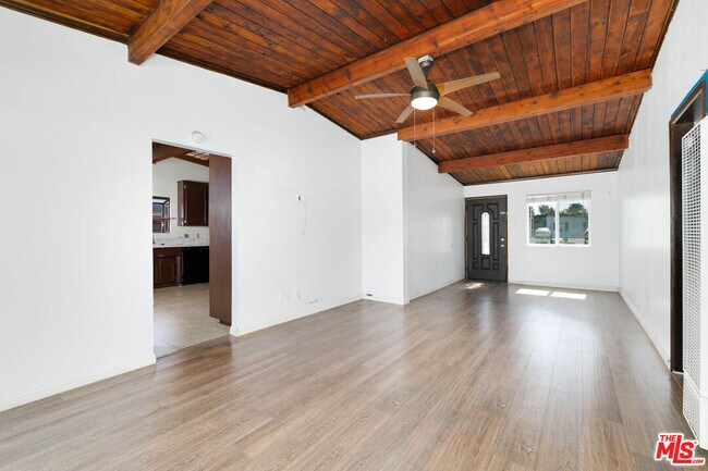 Building Photo - 5633 Cedarglen Dr