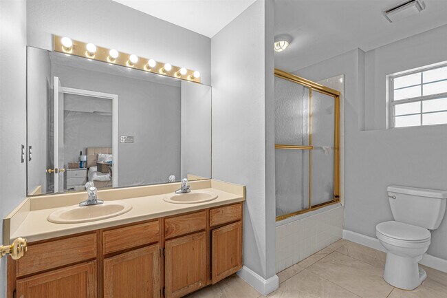 Building Photo - 1629 Sweden Ln
