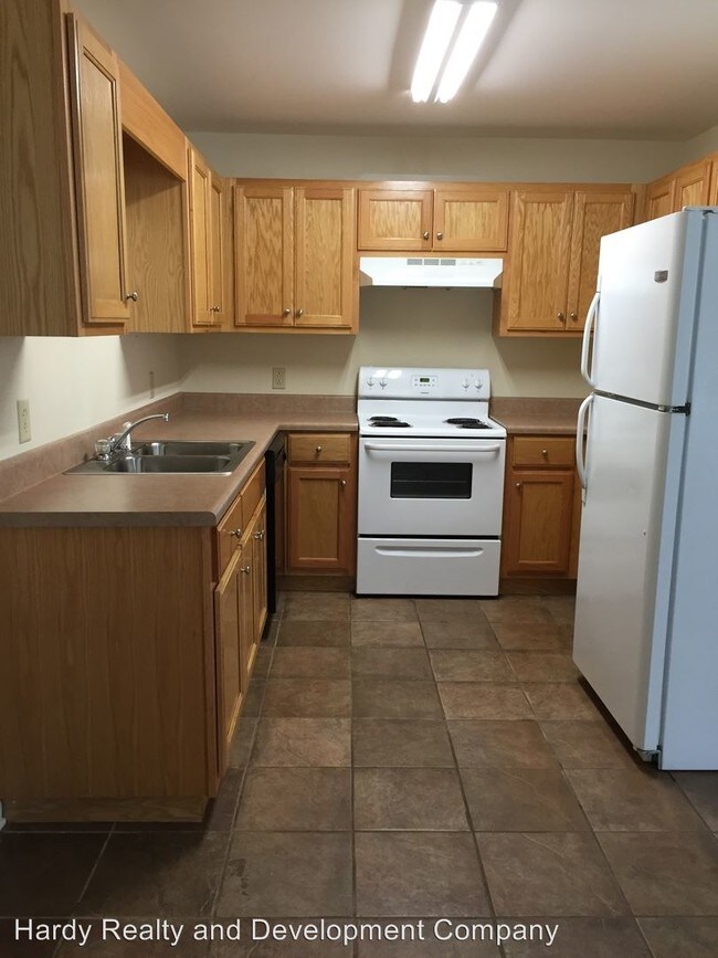 Building Photo - 21-23 Dempsey Rd NE