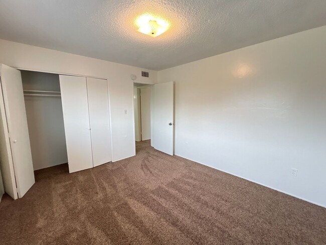 Building Photo - 7mct4712