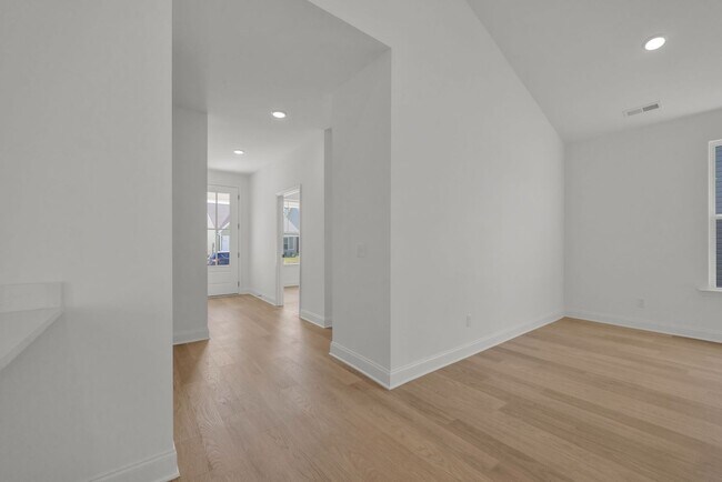 Building Photo - 6579 Elizabeth Ann Wy