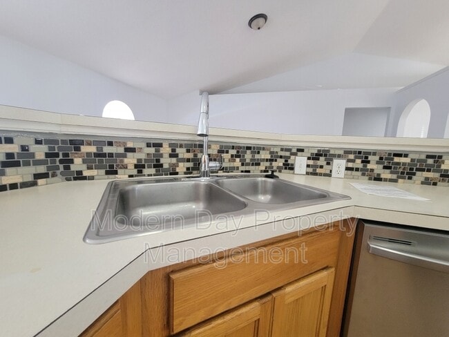 Building Photo - 3059 Magellan Ave