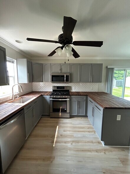 Building Photo - 3703 Wheatland Dr