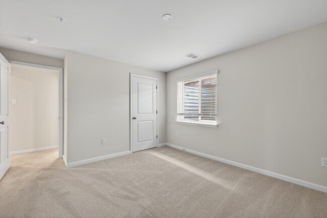 Building Photo - 462 Herringbone Wy