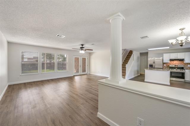 Building Photo - 2160 Glenhaven Dr