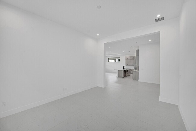 Building Photo - 9520 St Germain Dr