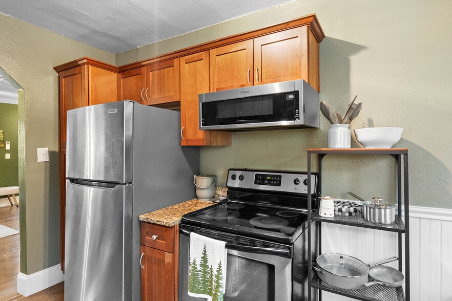 Building Photo - 2601 NW Raleigh St