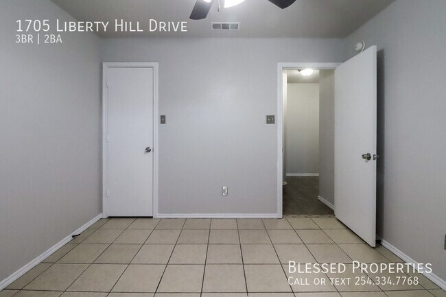 Building Photo - 1705 Liberty Hill Dr