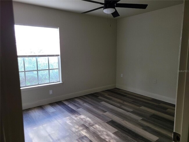 Building Photo - 8911 Manor Loop