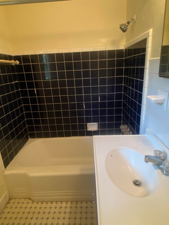 Building Photo - 1609 Atkamire Dr