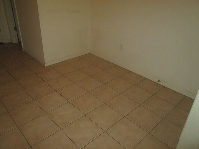 Building Photo - 104 W FM 2410 Rd