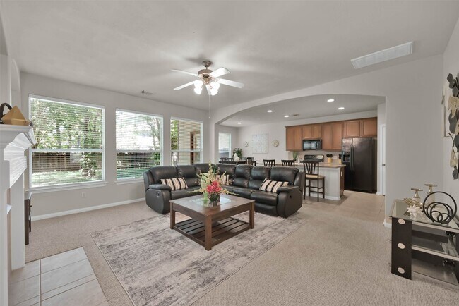 Building Photo - 15 Aquiline Oaks Pl