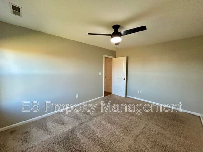 Building Photo - 5363 Shamus Dr