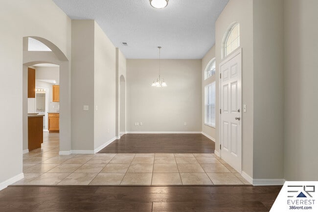 Building Photo - 32 Pierce Ln