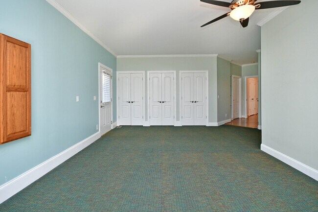 Building Photo - 400 Sunward Path