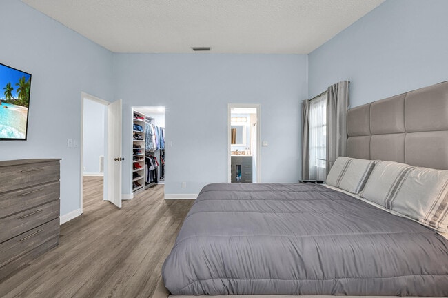 Building Photo - 3811 Arelia Dr