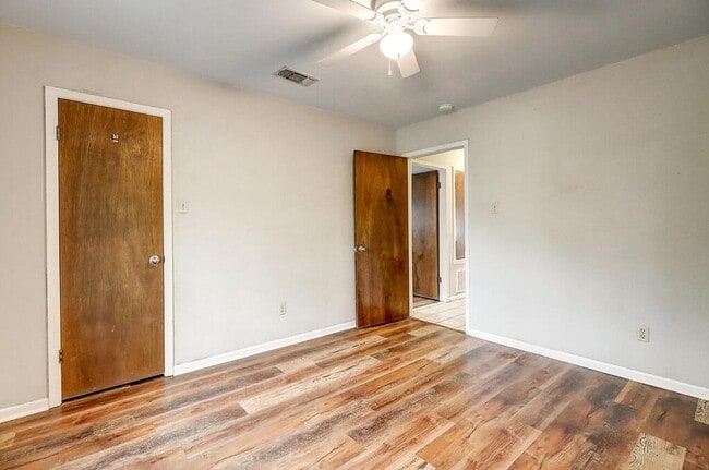 Building Photo - 3121 Seafoam Dr