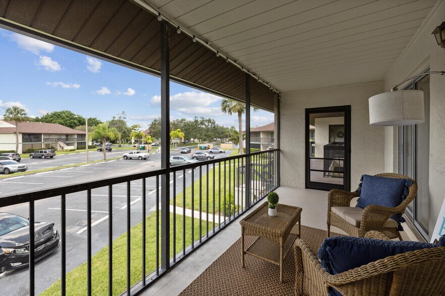 Building Photo - 6271 Chasewood Dr