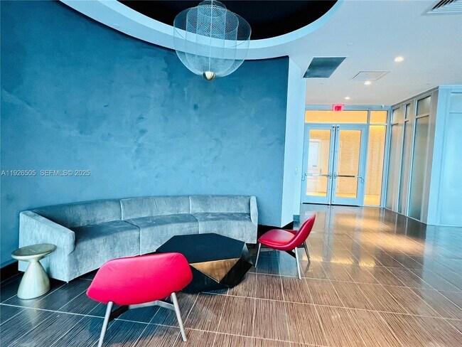 Building Photo - 851 NE 1st Ave