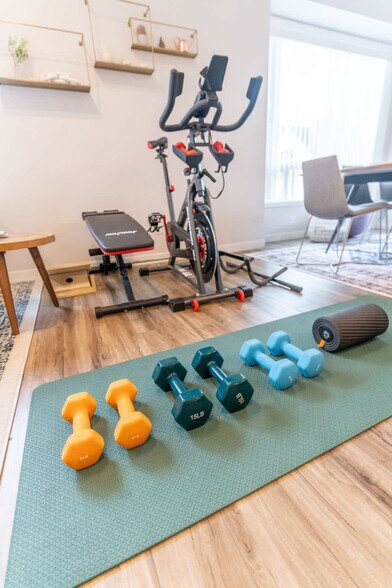 Building Photo - 5177 NE 14th Pl