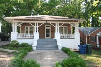 Building Photo - Spacious 3 Bedroom 2 Bath Trinity Park Hou...