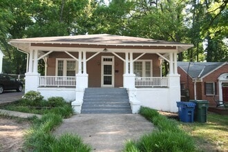 Building Photo - Spacious 3 Bedroom 2 Bath Trinity Park Hou...